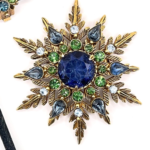 Florenza Signed Vintage Blue Green Textured Gold Tone Pin Brooch Earrings Set - Picture 3 of 9